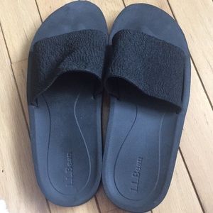 LL Bean size 8 black sandals